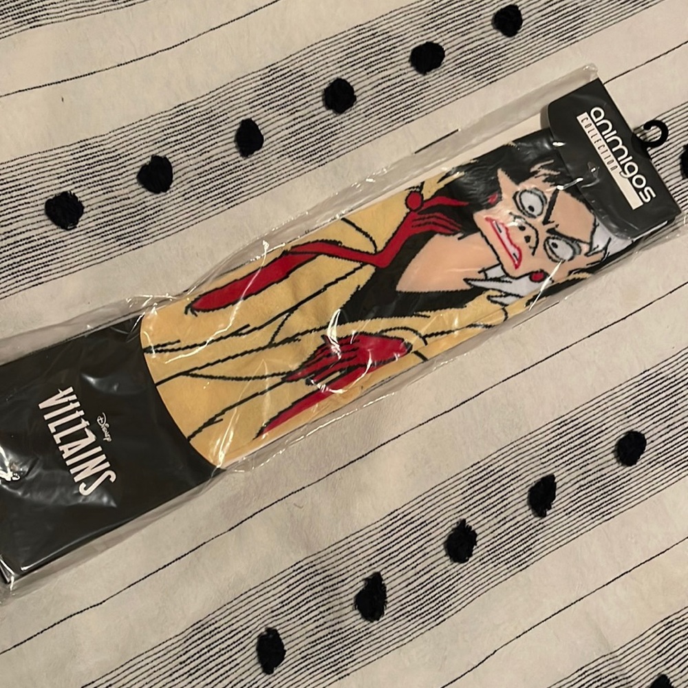 Cruella tall socks